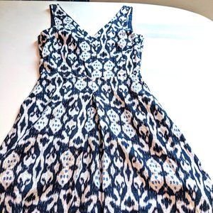 GAP 100% Linen V Neck Sleeveless Blue & White Ikat Print Dress